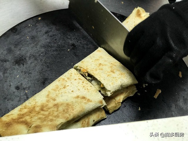 8元一个菜,简单菜煎饼做法全过程