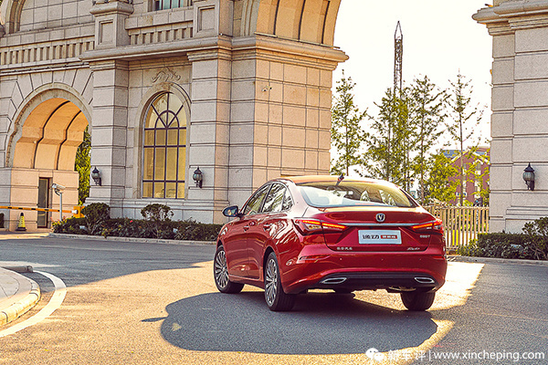 长安新款逸动蓝鲸版发动机,长安逸动蓝鲸1.4t发动机油耗怎样