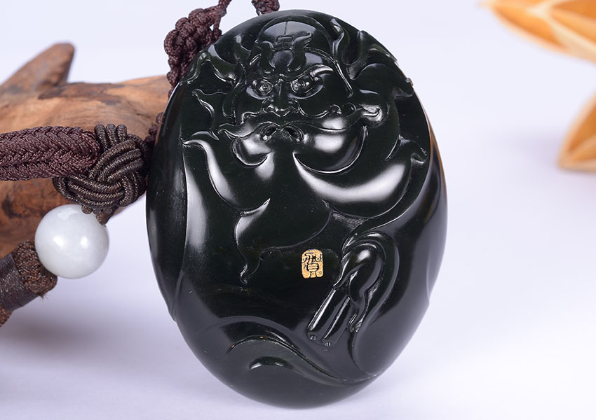 和田玉黑青籽有黑羊脂一说吗,它被誉为什么