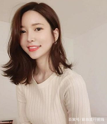 3款洋气显脸小的发型推荐,学生党发型女高马尾霸气显脸小