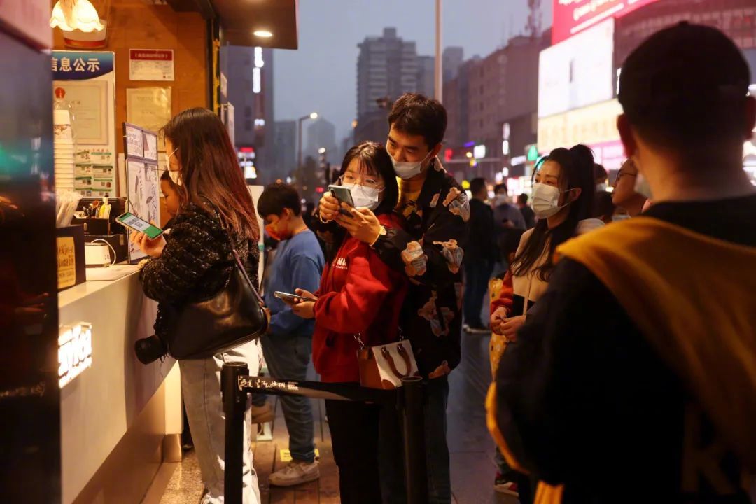 茶颜悦色高颜值奶茶,网红奶茶茶颜悦色真的好喝吗