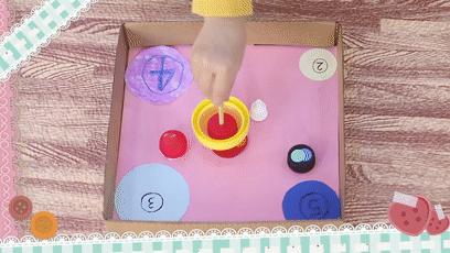 用啤酒的瓶盖怎么做成玩具,六个瓶盖可以做什么手工玩具