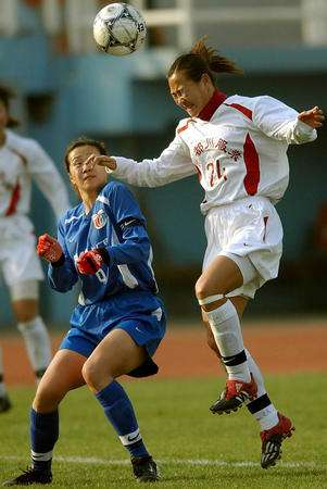 女足进球后脱衣庆祝,女足球员脱衣庆祝