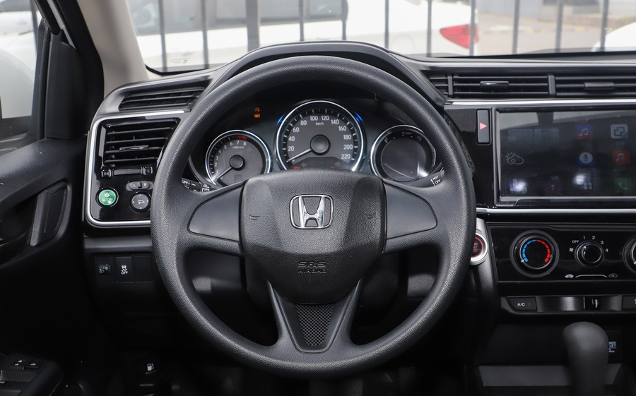 飞度8万左右,新车指导价85800的18款飞度