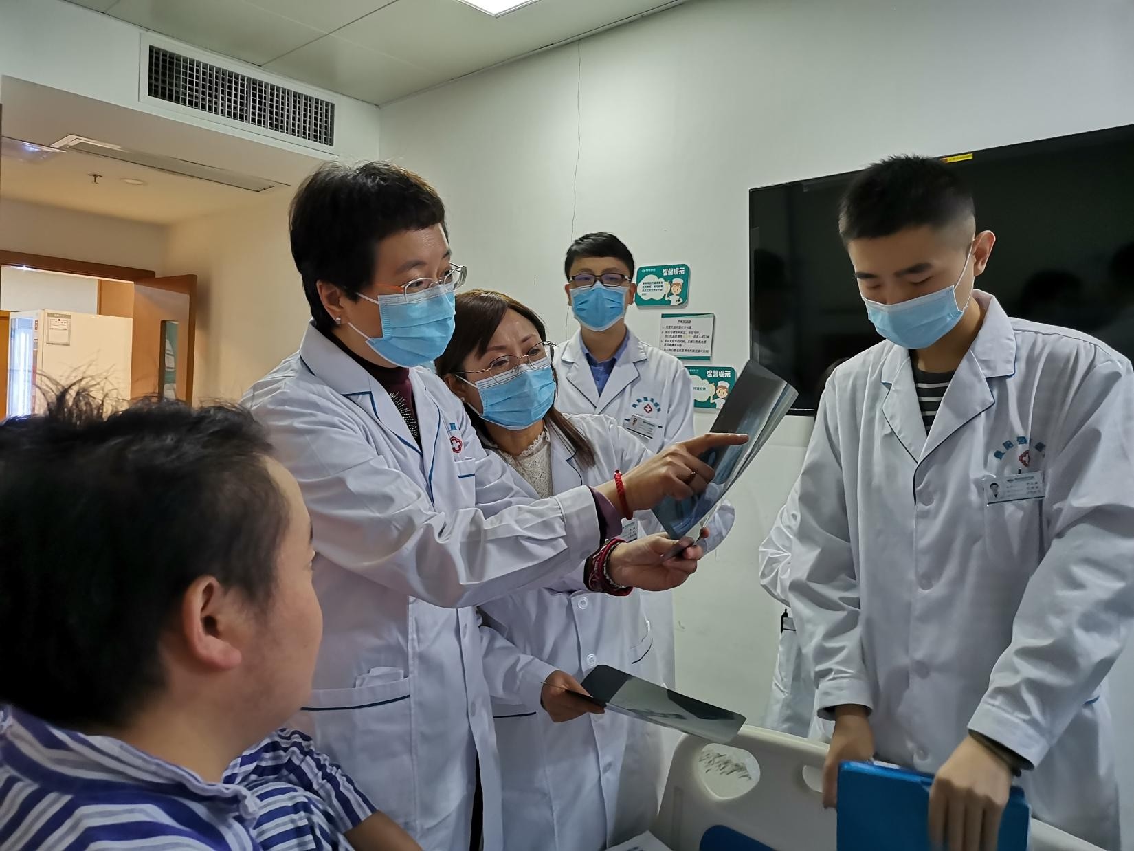 中华医学会风湿分会会员陈乐天名医工作室在贵阳强直医院揭牌成立