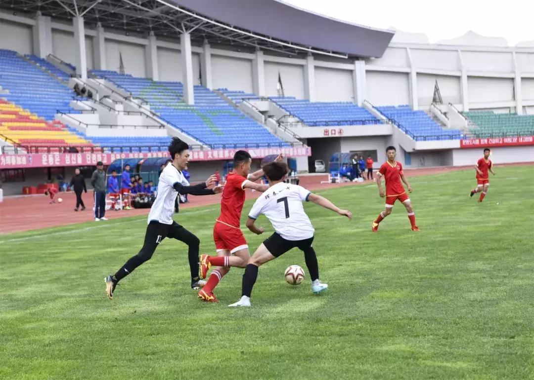 中国珲春市-朝鲜罗先市缔结友好城市关系二十周年青少年足球赛开赛