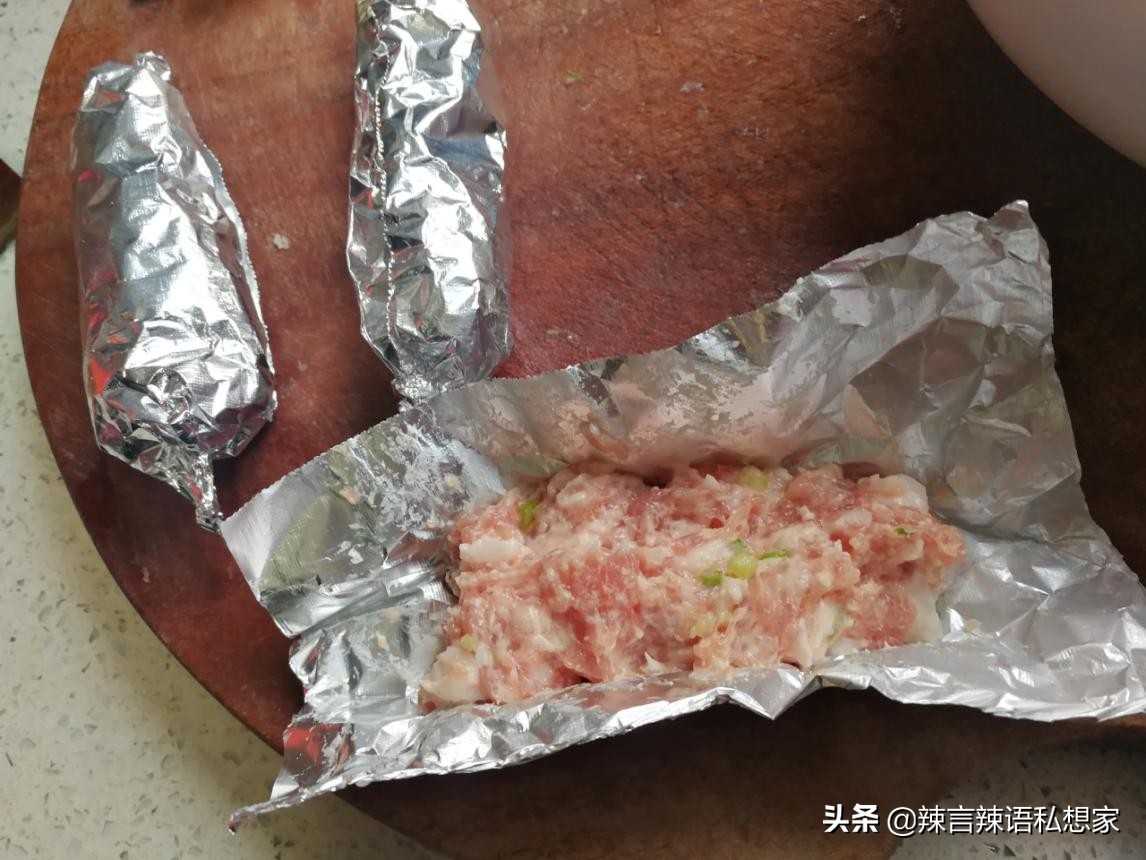 不用锡纸和肠衣自己在家做火腿肠,在家怎么自制火腿肠没有肠衣