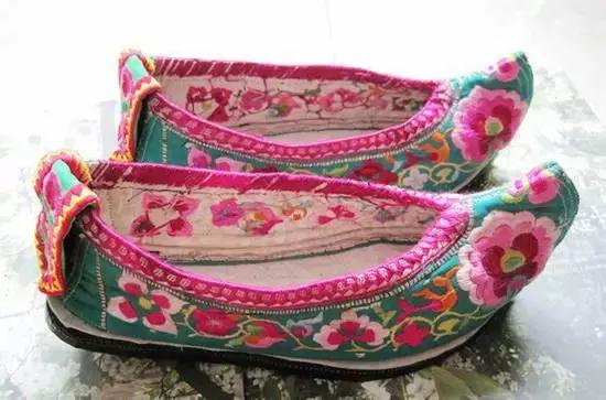 绣花鞋中国风复古,魅力绣花鞋