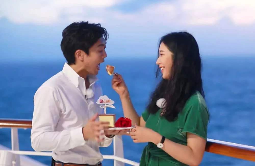 我们恋爱吧墨墨追别人,我们恋爱墨墨和谁在一起了