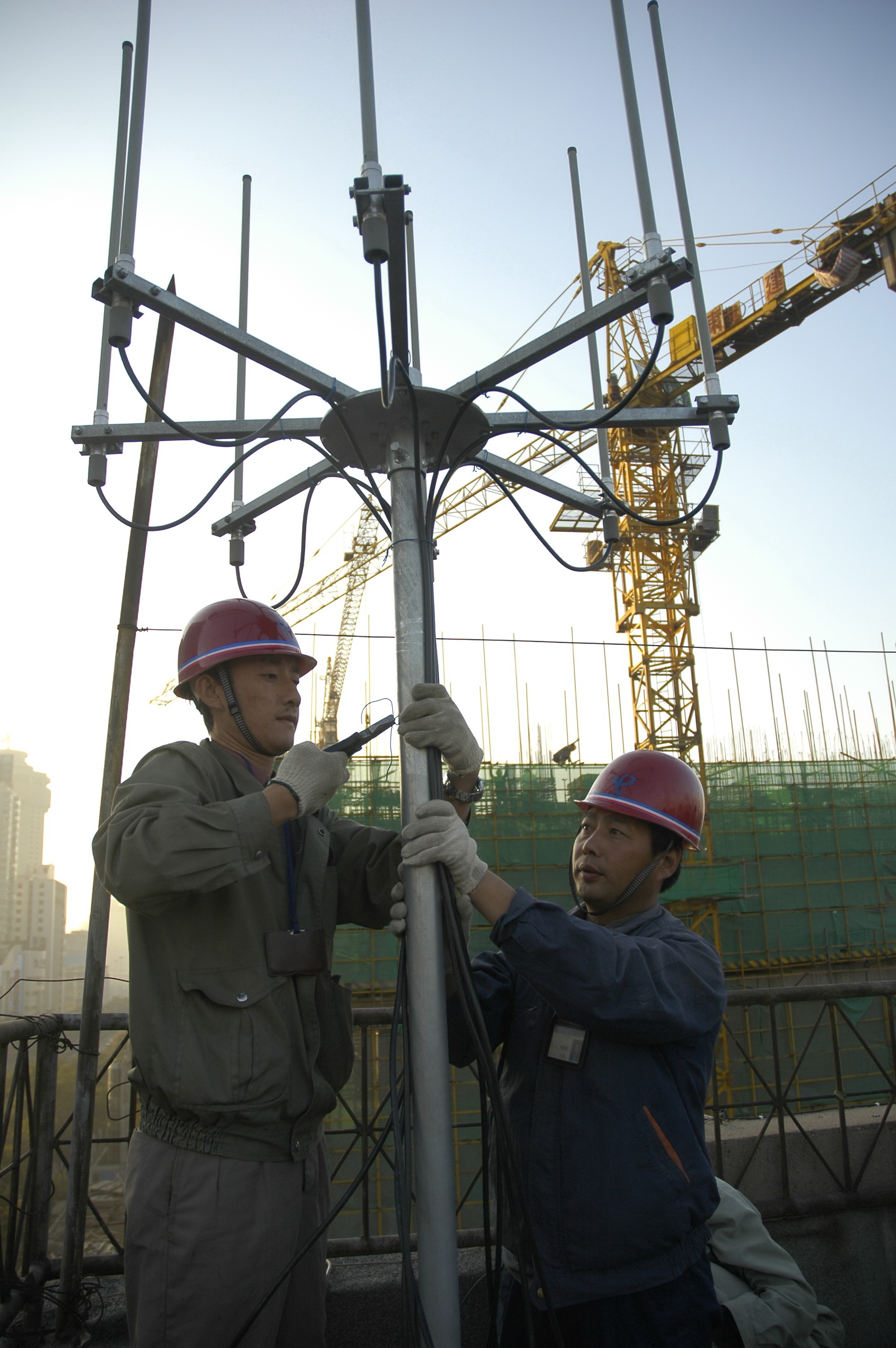 「横贯东西南北·服务千家万户」——甘肃通信网络建设综述