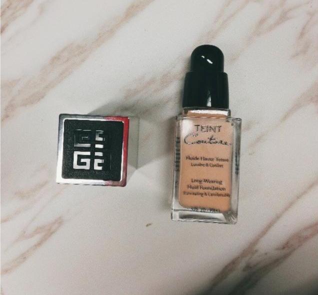 干皮瑕疵多适合用粉底还是气垫,mac定制无瑕粉底干皮测评