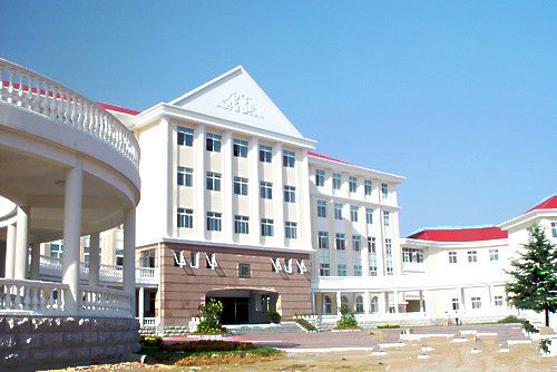 秦皇岛哪些高中比较好些,秦皇岛市最好的高中是哪所