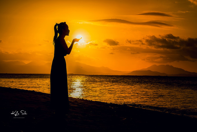 在海洋上与世隔绝的小岛,到大海里面就找一个小岛去生活