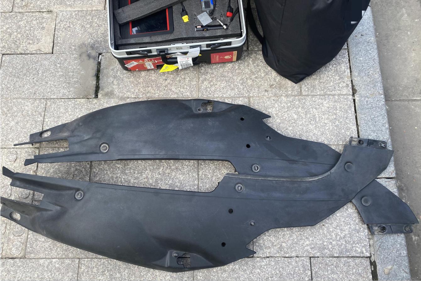 奥迪r808年敞篷二手,奥迪r8的真实视频