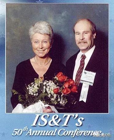 从花花公子到超级英雄,从花花公子到科学巨匠体现了什么