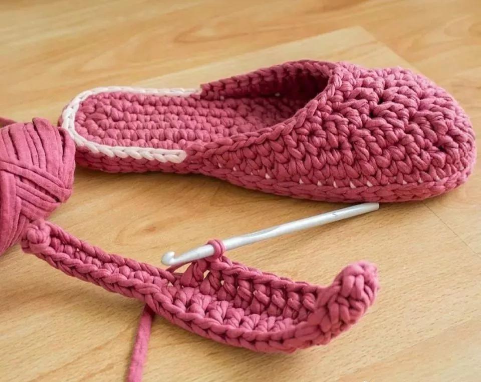 钩拖鞋边上编织教程,布条钩织拖鞋的全过程