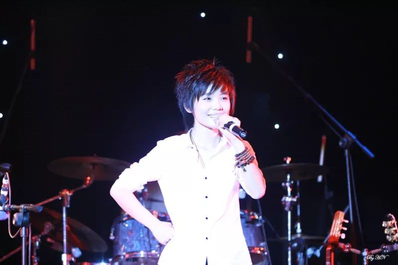 许飞三百六十五里路最好听的翻唱,许飞最好听的15首歌