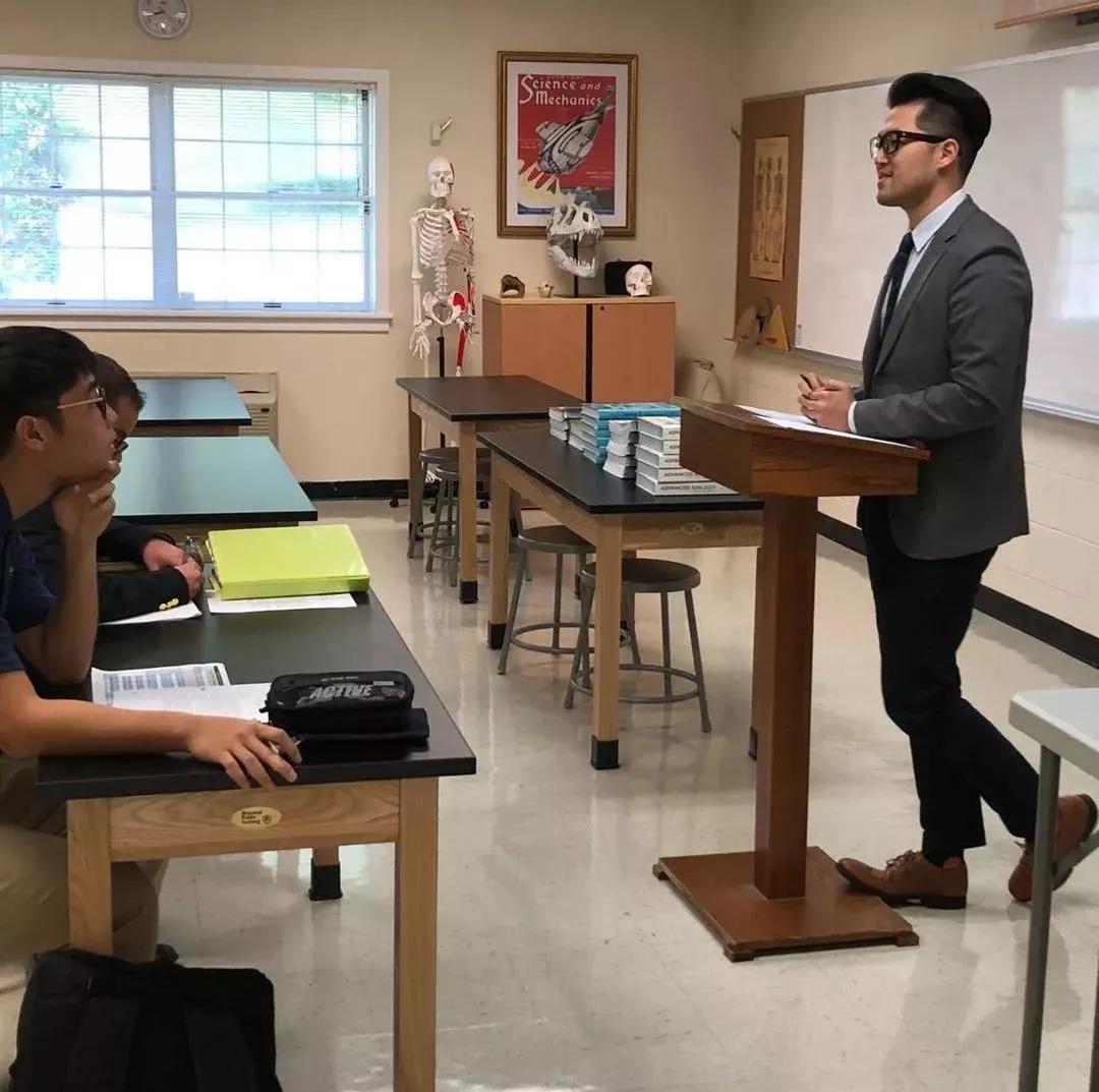 豪华师资团队打造！这是一所“皇家园林”般的美国高中