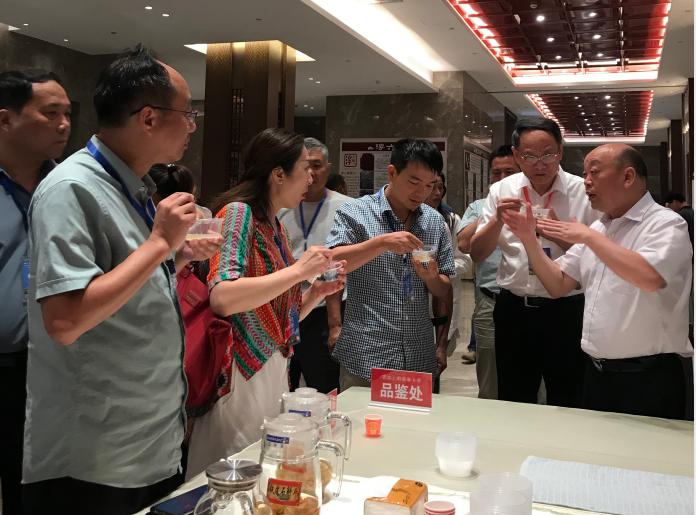 龙兴超极境本草直播间,龙兴超极境本草通心白莲子