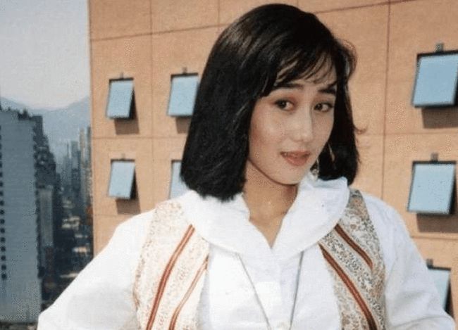 当年利智靠什么让李连杰神魂颠倒,利智与澳门赌王和李连杰