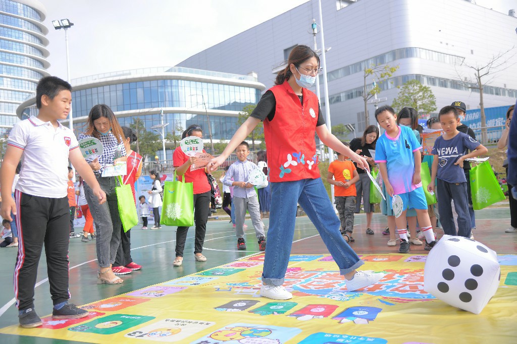 体彩公益进校园,公益体彩进社区