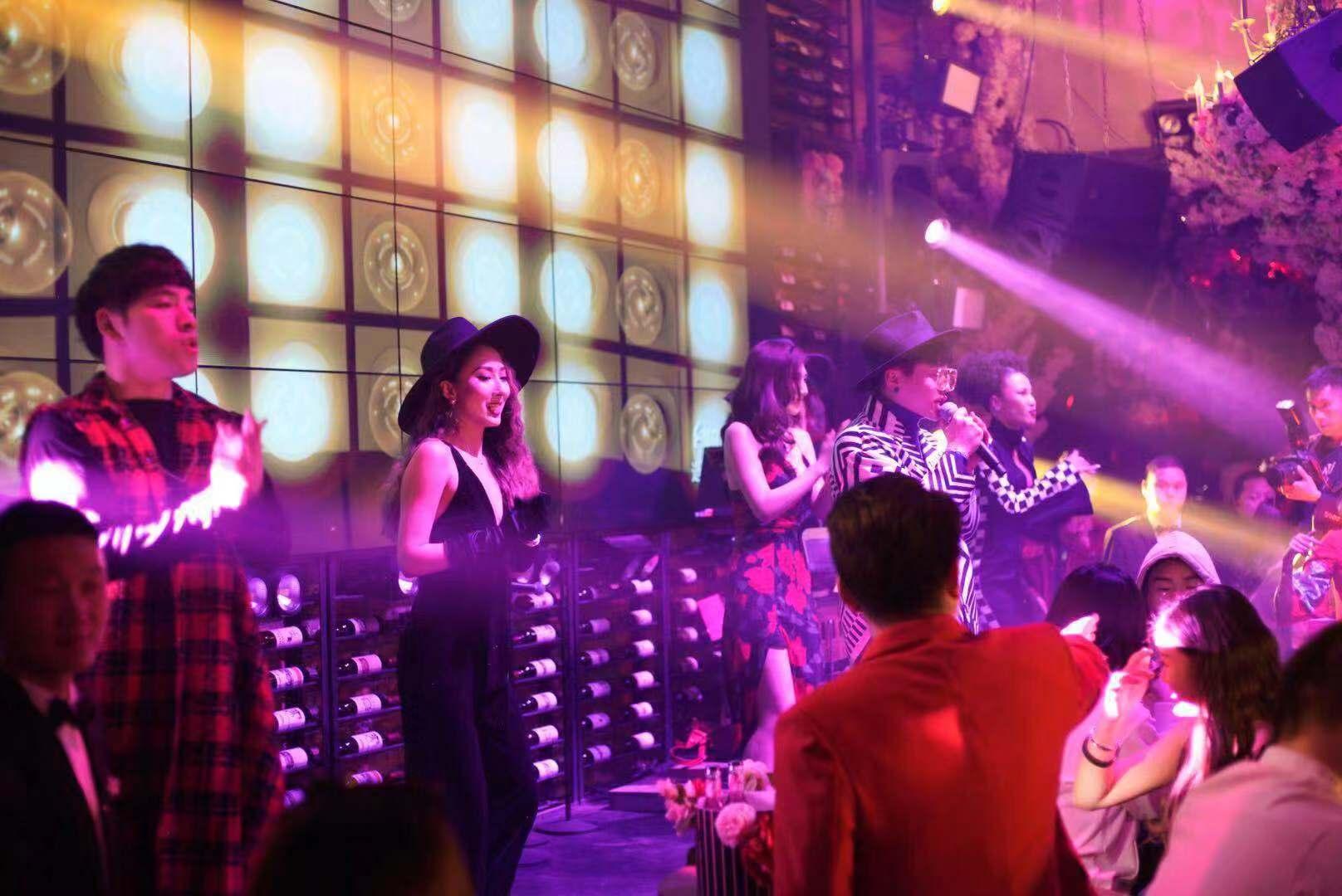 最浪漫的繁花酒吧,南京繁花酒吧