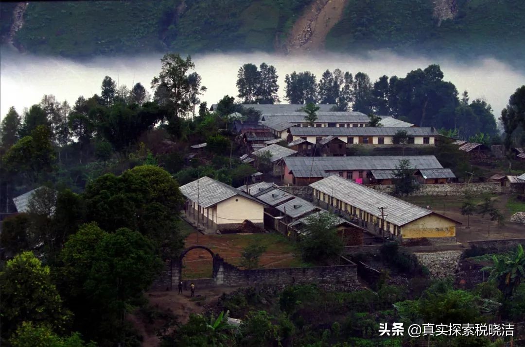 二十个男人和一条江（附：每个队员大头照）