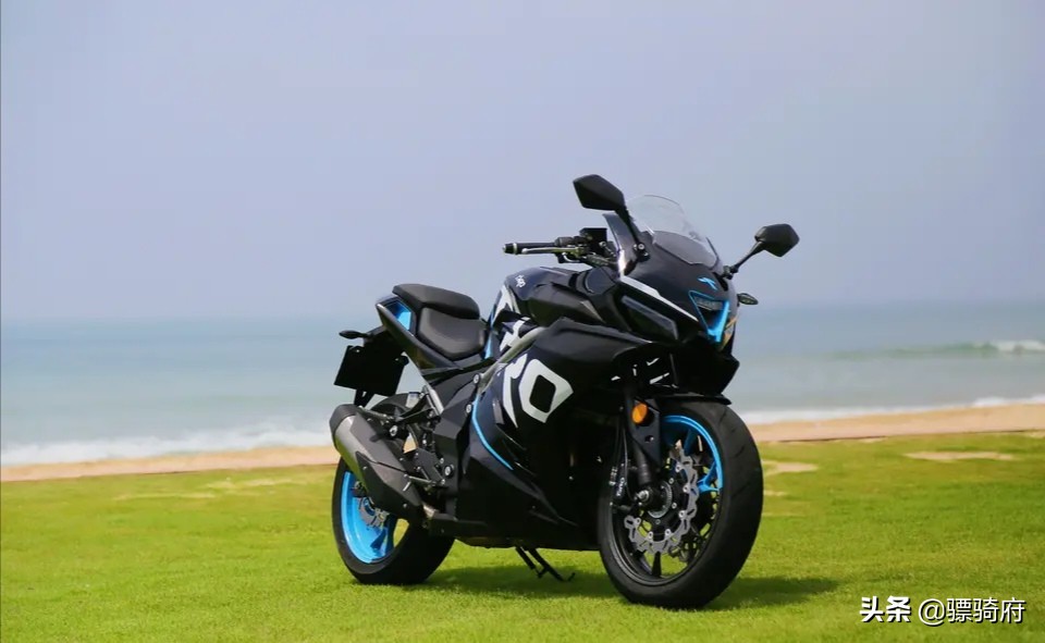 台荣250双缸视频,台荣250跑车