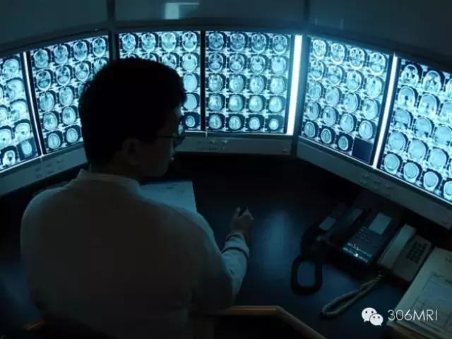 大脑深部白质区见斑点状异常信号,脑白质病变建议mri检查是什么意思