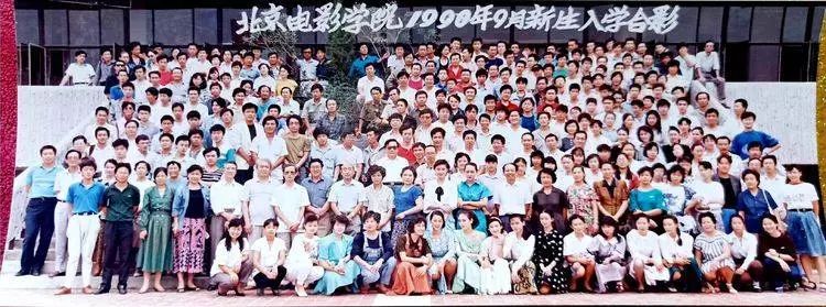 首都艺术家协会秘书长刘建——听家长讲述“红门”里的他