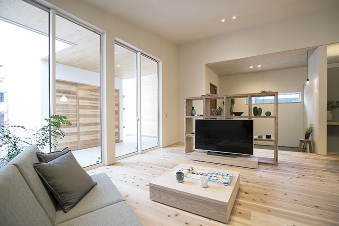 屋顶花园露台观景房,灯光下的露台花园温馨又治愈