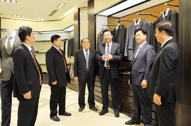 这个山东男人：从车间工人到集团董事局主席，如今公司资产超600亿！