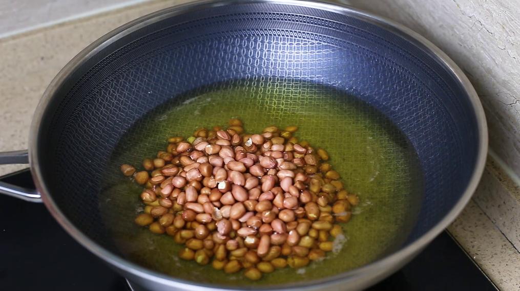 老醋泡花生米的做法大厨教你做,醋泡花生米的最简单的做法