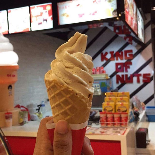 逛曼谷火车头夜市芒果西施,逛曼谷百丽宫美食中心