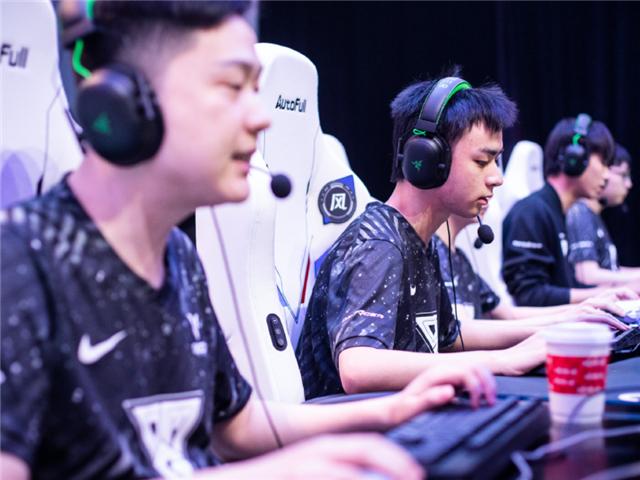 uzi被哪个官方认证为第一adc,uzi官方认证世界第一adc图片