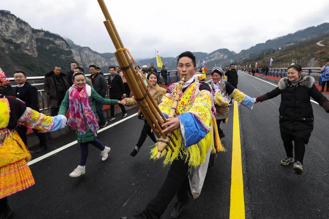 脱贫攻坚贡献彪炳史册,脱贫攻坚彪炳史册的伟大壮举