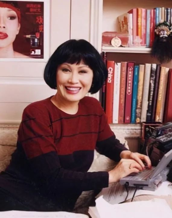 靳羽西人生经历,靳羽西个人经历