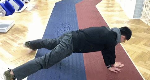 爬行对腰椎和颈椎有帮助,爬行锻炼颈椎视频