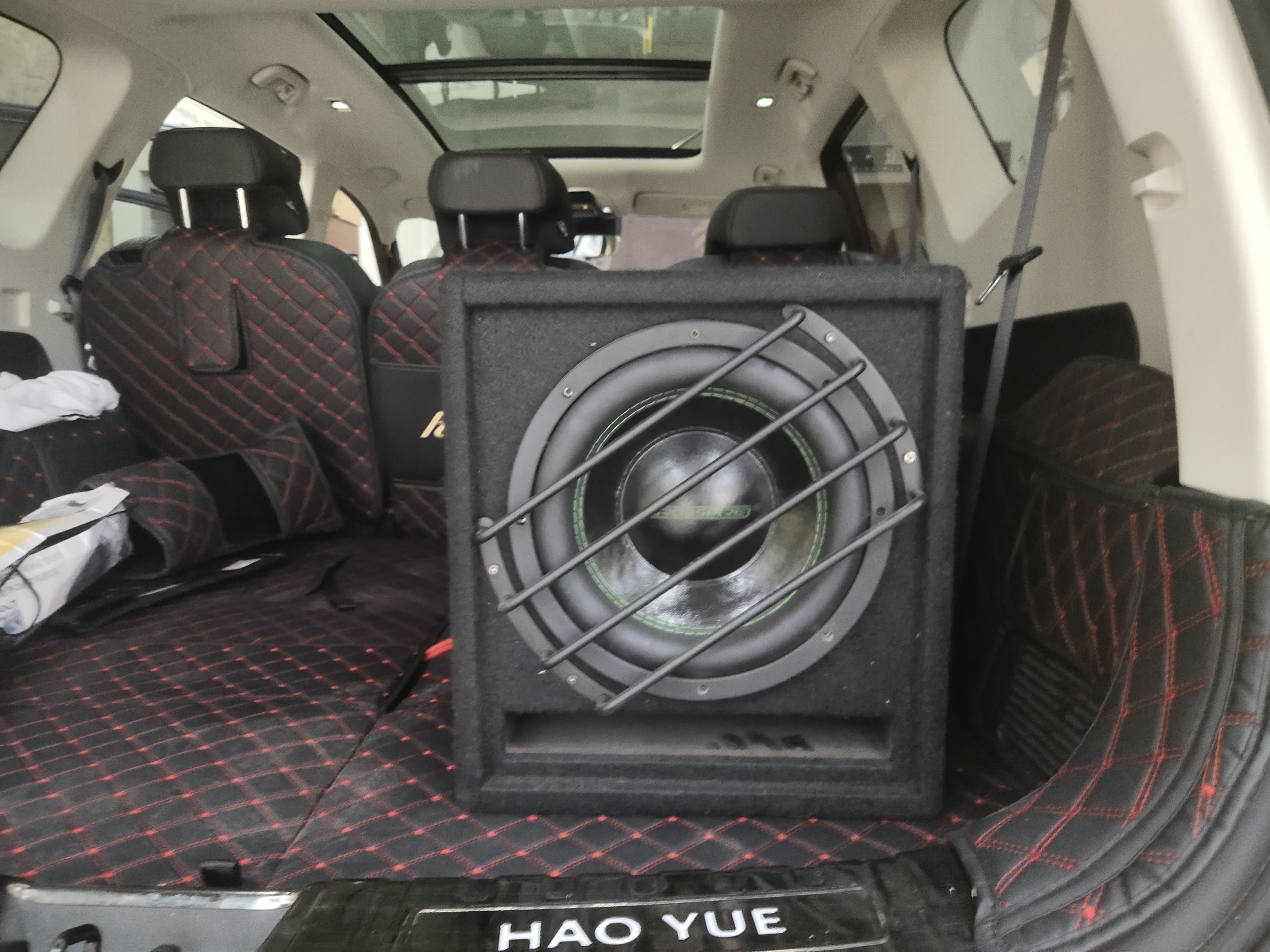 保定吉利豪越改装音响,赤峰鑫航低音炮效果