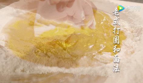 老长沙月饼纯手工制作,老师傅手工月饼