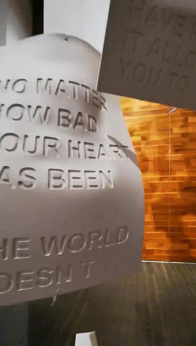 北有阿那亚社群，南有册之丘社群，后者60%研究生以上学历