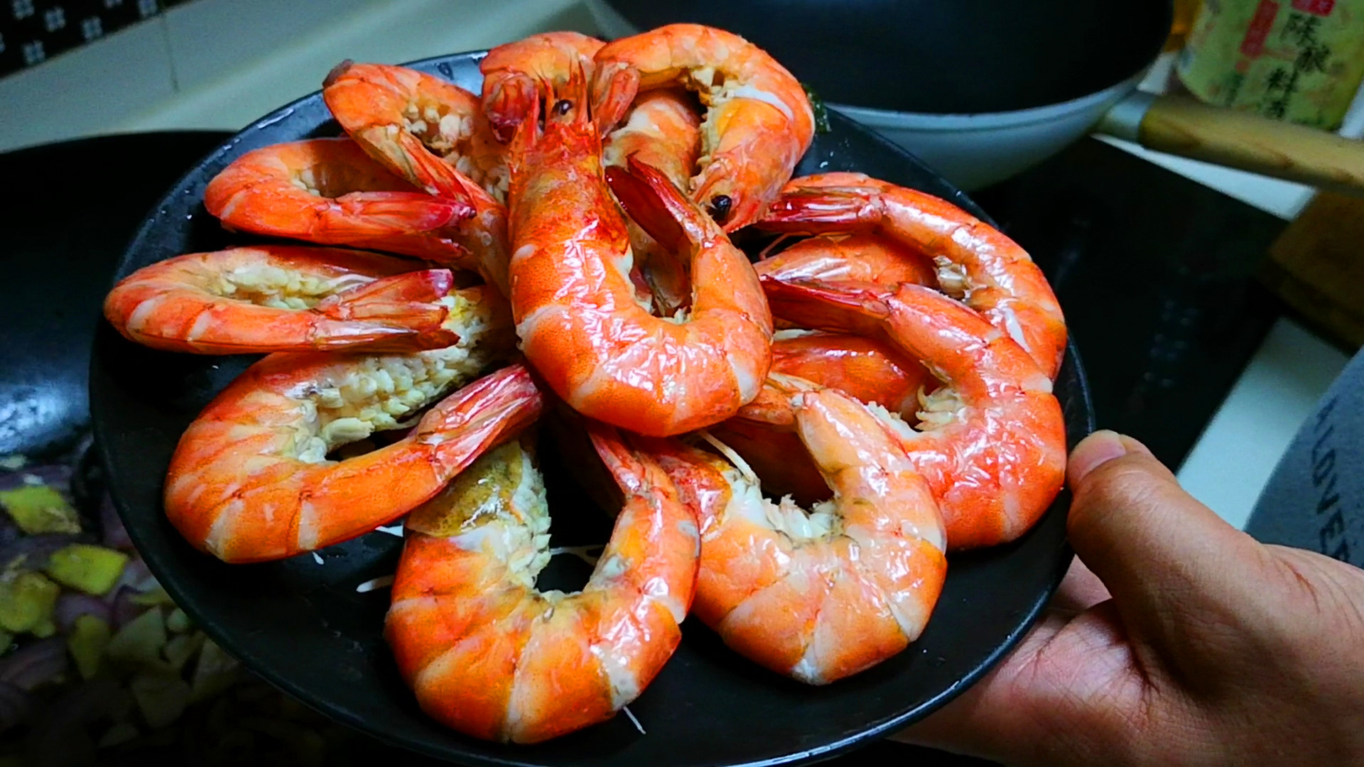 虾不放水怎么煮好吃,清水虾怎么做肉不散