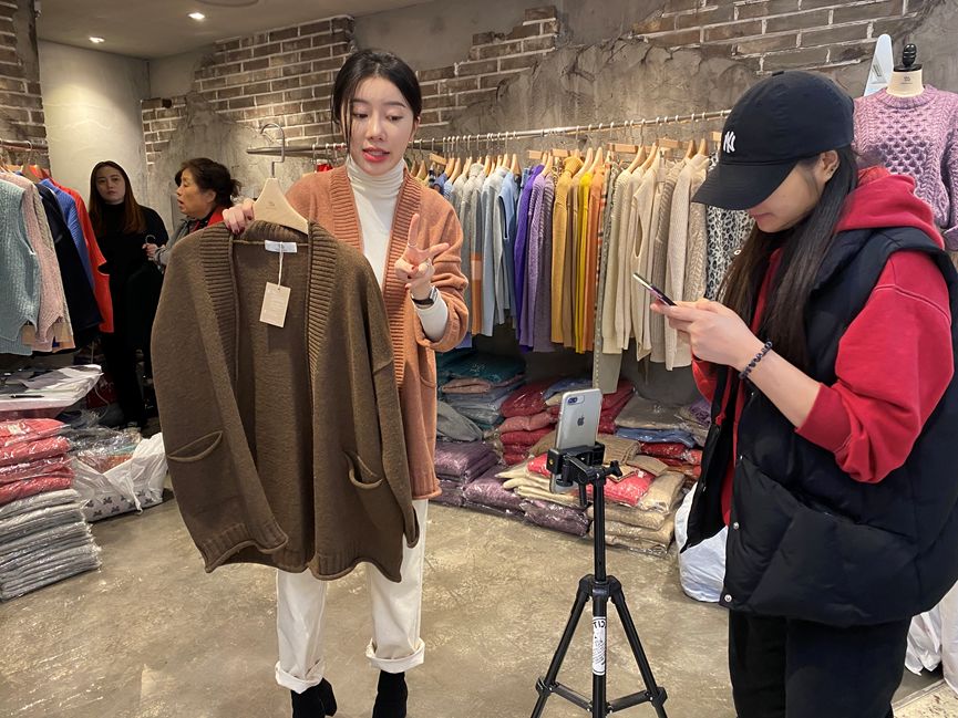 深夜淘金人,夜晚淘金人