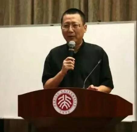 他和郭德纲亲上加亲却对簿公堂，淡出相声十年今华丽转身