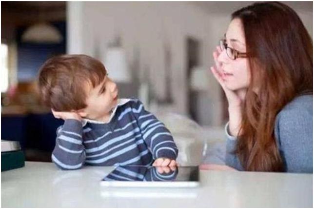 为什么婴儿到晚上就认人,为什么有的婴儿认人有些不会