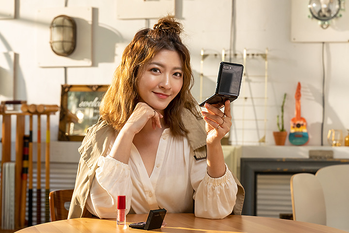 三星GalaxyZFlip评测：吸引目光的不止折叠