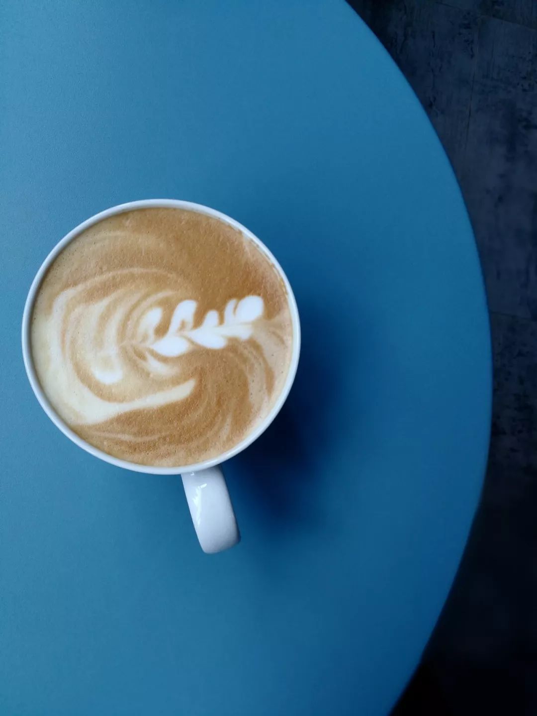 酗酒后起床,会想和重要的人分享的杭州骨灰级咖啡地图