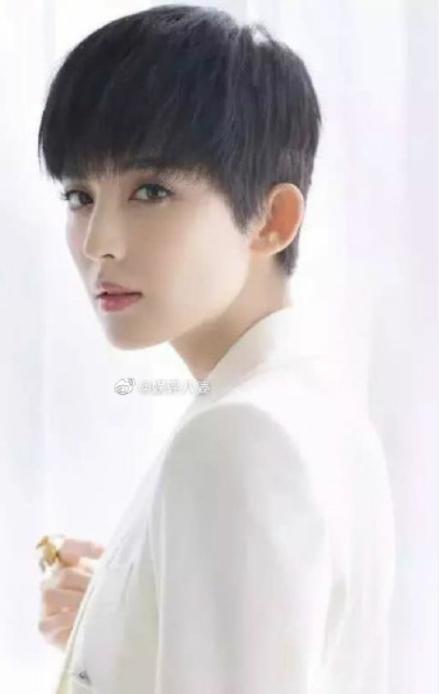 宋祖儿佟丽娅造型,佟丽娅和宋祖儿同款短发