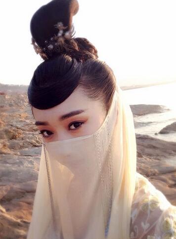 女子网上买了个狐仙供奉,白天变得越来越美,晚上却因此丑陋