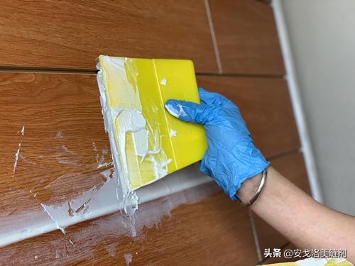 普通彩砂和环氧彩砂什么区别,如何分辨环氧彩砂的好与坏